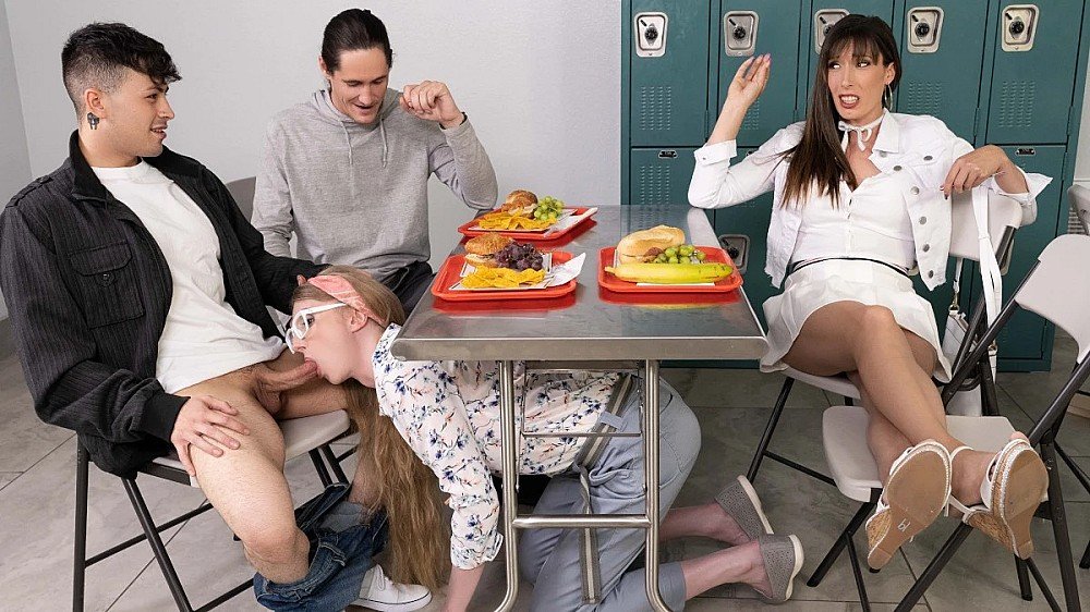 Domme trong quần áo của Dork – Phần 1