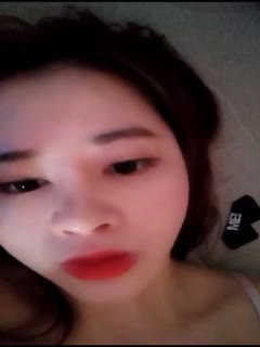 Peach Q Girl Video đã rò rỉ âm hộ của cô ấy khoe mông và âm hộ lớn của cô ấy.